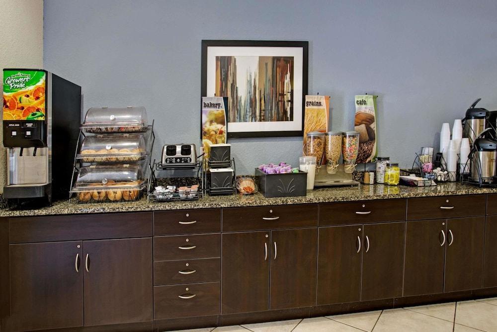 Ridge Manor Microtel Inn & Suites By Wyndham Brooksville מראה חיצוני תמונה