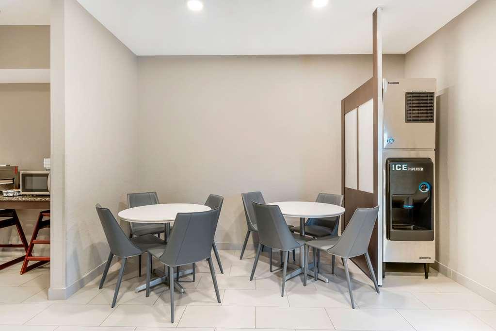 Ridge Manor Microtel Inn & Suites By Wyndham Brooksville מסעדה תמונה